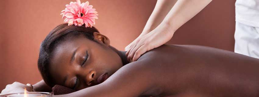 CURSO DE QUALIFICAÇÃO EM MASSOTERAPIA na Sete Cursos Centro Tecnológico